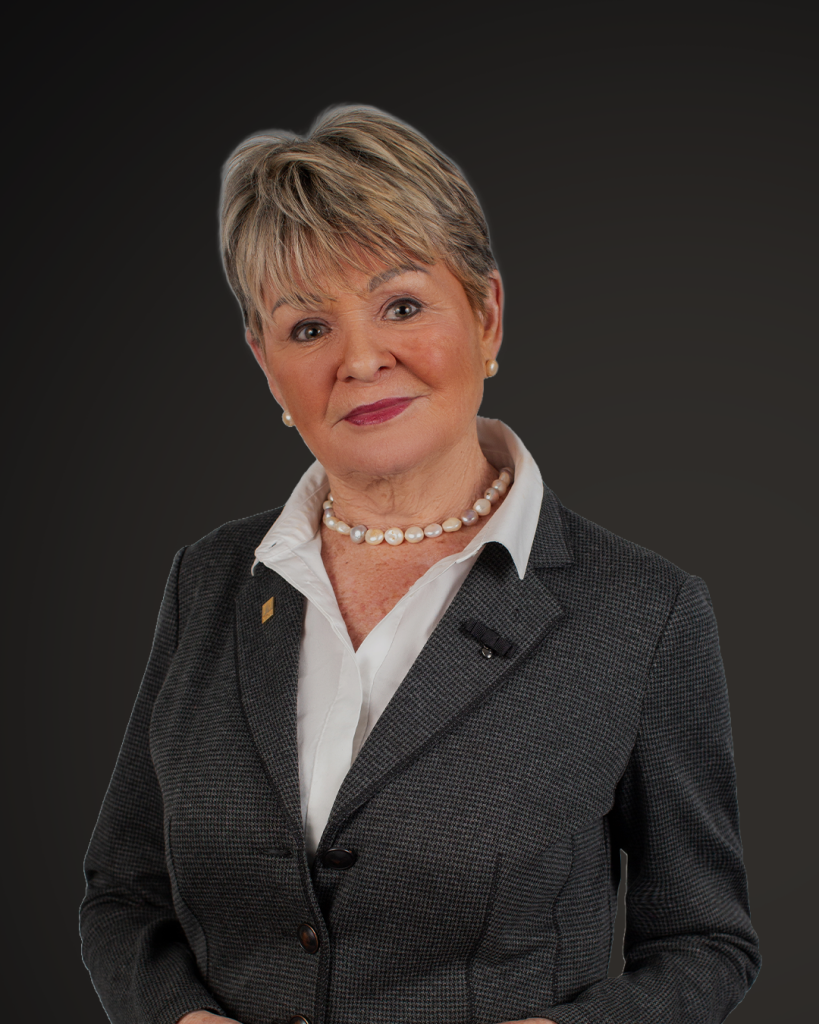 Headshot of Sue Daugulis